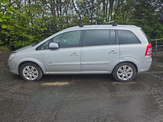 Opel Zafira 2  (B) рест. 2011