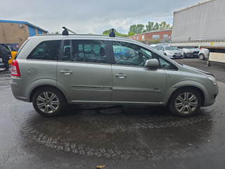 Opel Zafira 2  (B) рест. 2011