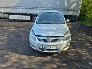 Opel Zafira 2  (B) рест. 2013