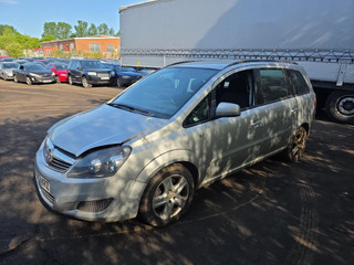 Opel Zafira 2  (B) рест. 2013