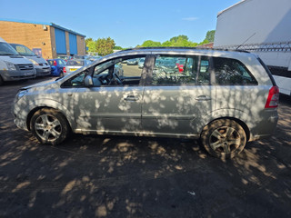 Opel Zafira 2  (B) рест. 2013