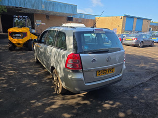 Opel Zafira 2  (B) рест. 2013