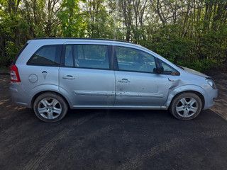 Opel Zafira 2  (B) рест. 2013