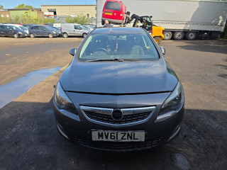 Opel Astra J 2011