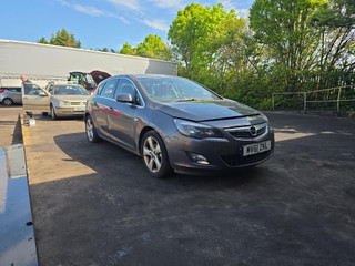 Opel Astra J 2011