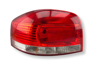 фонарь задний левый Audi A3 8P [рестайлинг] 2007, 1.9 л., TDi PD, BXE, дизель, 5МКПП, brillantrot / ly3j, хетчбэк 3 дв., передний привод, правый руль, 8P0945095A