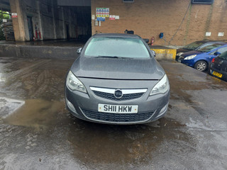 Opel Astra J 2011