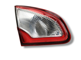 фонарь крышки багажника левый Nissan Qashqai J10 [рестайлинг] 2012, 1.6 л., DCi, R9M, дизель, 6МКПП, noir / z11, внедорожник 5 дв., полный привод, правый руль, 89503189, 26555-BR01A
