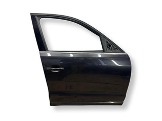 дверь передняя правая Audi Q5 8R 2011, 2.0 л., TDi, CGLB, дизель, АКПП, lavagrau / lz7l, внедорожник 5 дв., полный привод, правый руль, 8R0831052E