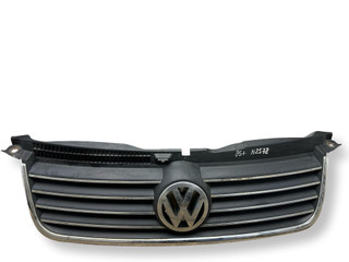 решетка радиатора Volkswagen Passat B5 [рестайлинг] 2003, 1.9 л., TDi PD, AVB, дизель, 5МКПП, reflex silver / la7w, седан, передний привод, правый руль, 3B0853651L