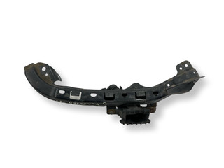 крепление фары правой Subaru Forester 2 поколение (SG) [рестайлинг] SG5 2007, 2.0 л., i, EJ204, бензин, 5МКПП, evergreen-silver, универсал, полный привод, правый руль, 57707-SA200