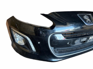 бампер передний Peugeot 308 1 поколение [рестайлинг] 2011, 1.6 л., HDi, 9HR (DV6C), дизель, 6МКПП, noir perla nera, хетчбэк 5 дв., передний привод, правый руль, 9674576177