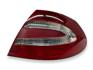 фонарь задний правый Mercedes-Benz CLK-Класс C209/A209 2003, 3.2 л., i, M 112.955, бензин, АКПП, купе, задний привод, правый руль, A2098200264