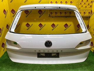 крышка багажника (дверь 3-5) Volkswagen Touareg 3 поколение 2019, 3.0 л., дизель, 760827025E