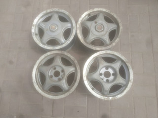 диск литой Mitsubishi, 1.6 л., бензин, МКПП, седан