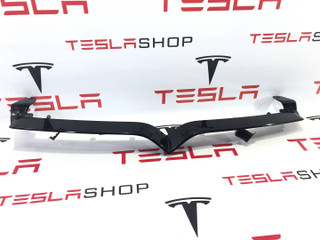 Накладка V-образная декоративная переднего гриля хром (птичка) Tesla Model S 1 поколение [2-й рестайлинг] 2021, 1611012-00-B