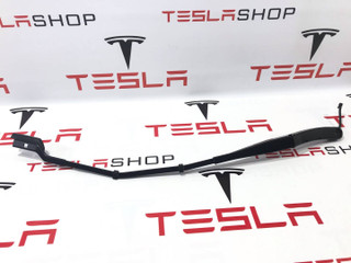 щеткодержатель (поводок стеклоочистителя, дворник) Tesla Model S 1 поколение [2-й рестайлинг] 2021, 1562221-00-A, 1562217-00-A