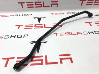Патрубок охлаждения основной батареи Tesla Model 3 1 поколение 2021, 1112278-00-C