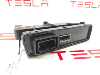 блок управления крышкой багажника Tesla Model S 1 поколение [рестайлинг] 2018, 1007511-00-A