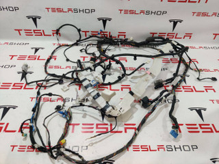 разъем (фишка) проводки Tesla Model 3 1 поколение 2019, электро, 1067954-00-E