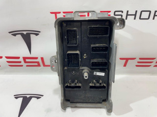 Блок управления BCM (Body Control Module) Tesla Model X 1 поколение [рестайлинг] 2022, 1588948-00-A, 1562294-00-A, 1585663-00-C