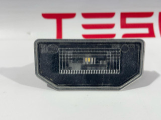 подсветка номера Tesla Model 3 1 поколение 2019, 1449730-00-B