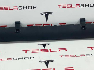 Накладка порога рокерной панели Tesla Model 3 1 поколение 2021, 1089829-00-D, 1089831-00-D