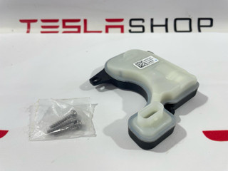 Привод клапана расширительного бачка Tesla Model 3 1 поколение 2019, 1097015-00-M, 1077617-00-D