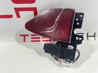Люк порта зарядки Tesla Model X 1 поколение 2018, 1038548-00-I, 1038557-00-C, 1042766-00-J