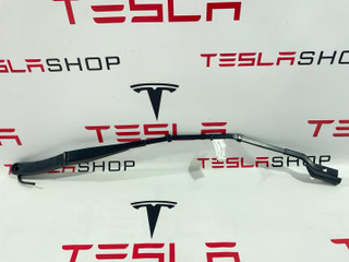 щеткодержатель (поводок стеклоочистителя, дворник) Tesla Model S 1 поколение [2-й рестайлинг] (2021 - 2026), 1562221-00-A, 1562217-00-A