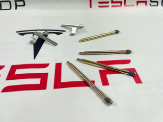 направляющая суппорта задняя Tesla Model S 1 поколение 2016, 1013298-00-A, 1021250-00-F, 1021252-00-F