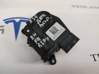 моторчик заслонки печки Tesla Model 3 1 поколение 2021, 1500623-00
