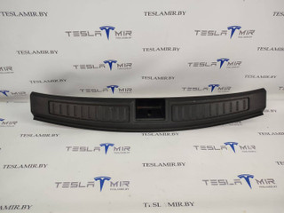 Отделка багажника (пластик) под замок Tesla Model S 1 поколение [рестайлинг] 2018, 1010824-01