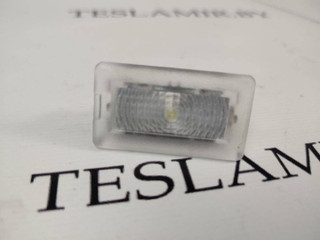 Фонарь подсветки двери/багажника белый (лампочка подсветки) Tesla Model 3 1 поколение 2020, 1007151-70