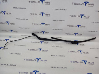 щеткодержатель (поводок стеклоочистителя, дворник) Tesla Model 3 1 поколение 2020, 1076728-00, 1076730-00, 1076726-00
