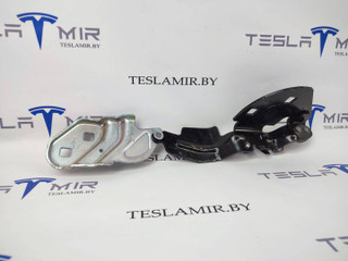 петля капота левая Tesla Model 3 2 поколение 2024, 1643345-00, 1643845-00