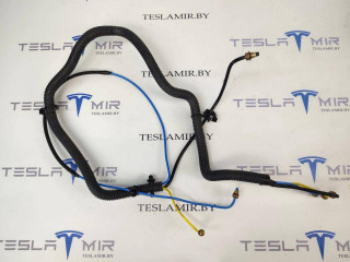 Трубопровод соединительный передних пневмостоек (3 линии) Tesla Model S 1 поколение [рестайлинг] 2017, 1061811-00