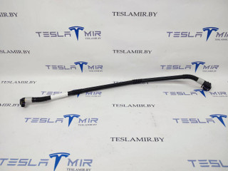 Патрубок системы охлаждения пластиковый Tesla Model 3 1 поколение 2020, 1521568-00