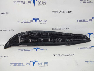 Шумоизоляция (уплотнитель) крыла (язык) правый Tesla Model S 1 поколение [рестайлинг] 2017, 1050420-00