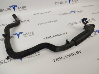 Шланг охлаждения от насоса к конвертеру DCDC Tesla Model S 1 поколение [рестайлинг] 2017, 1065815-00