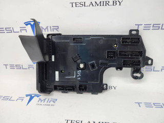 Блок управления BCM (бортовой сети) (Body Control Module) Боди Tesla Model 3 1 поколение 2020, 1567455-00, 1078673-90, 1078673-99, 1078673-32, 1497850-00, 1567359-00