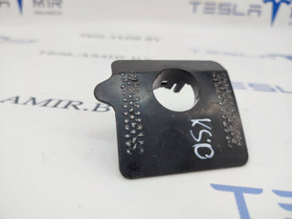 Кронштейн парктроника S10 (крепление к бамперу) Tesla Model S 1 поколение [рестайлинг] 2017, 1097487-00