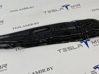 Шумоизоляция (уплотнитель) крыла (язык) левый Tesla Model S 1 поколение [рестайлинг] 2017, 1050419-00