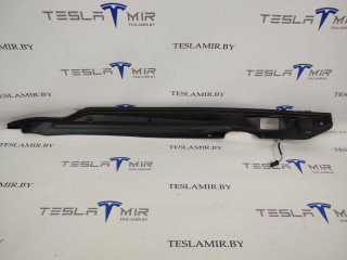 накладка двери (крышки) багажника Tesla Model S 1 поколение [рестайлинг] 2017, 6007576-00, 1005361