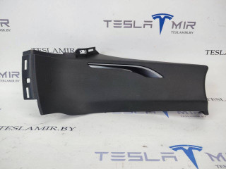 Накладка ремня безопасности стойки С левая Tesla Model S 1 поколение [рестайлинг] 2017, 1024730-00, 1058211-01