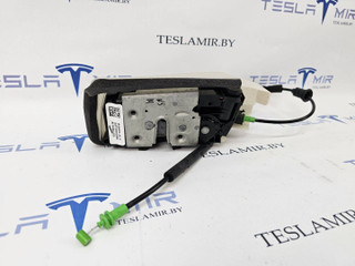 замок двери передней правой Tesla Model 3 1 поколение 2022, 1500673-00