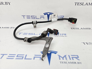 Электропроводка суппорта (ручника) правая Tesla Model 3 1 поколение 2022, 1044782-00