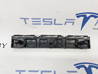 Кронштейн порога задний Tesla Model S 1 поколение [рестайлинг] 2017, 1003691-00