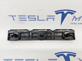 Кронштейн порога задний Tesla Model S 1 поколение [рестайлинг] 2017, 1003691-00