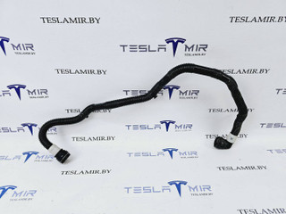 Шланг системы охлаждения заднего мотора Tesla Model 3 1 поколение 2023, 1077585-00